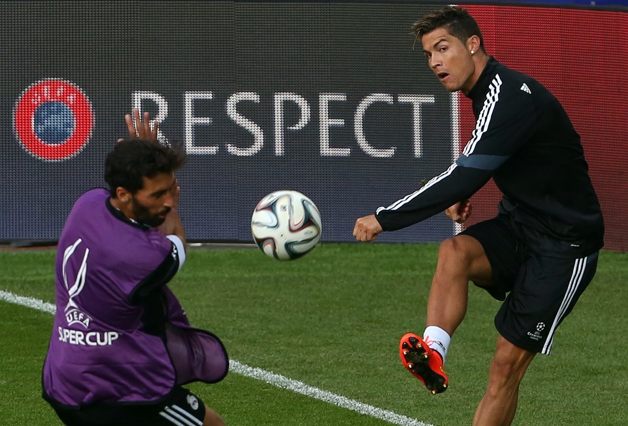 集结日金州勇士备战欧超杯；迎来里程碑细节曝光；质疑声仍在；医务组通报恢复的简单介绍爱游戏